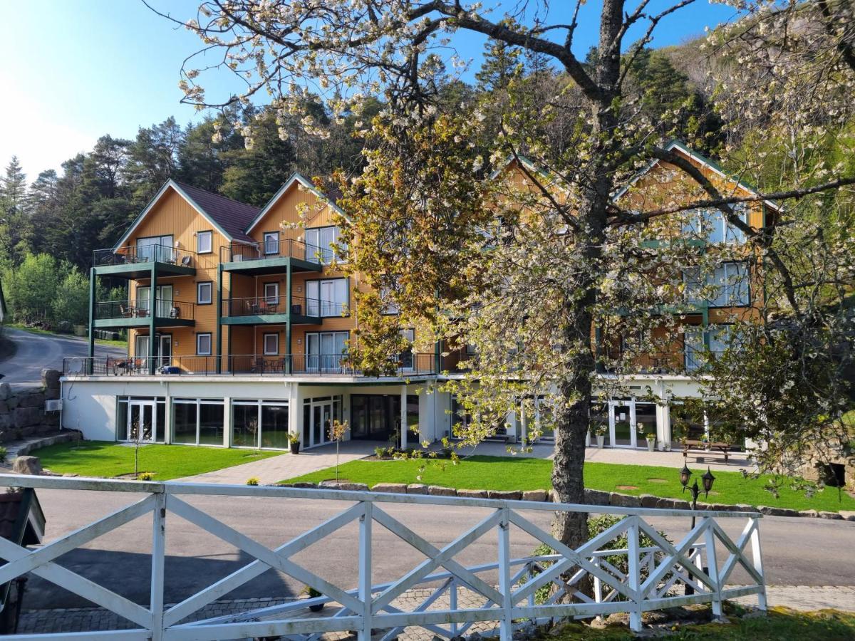 Hausvikstranda Lyngdal Exterior photo
