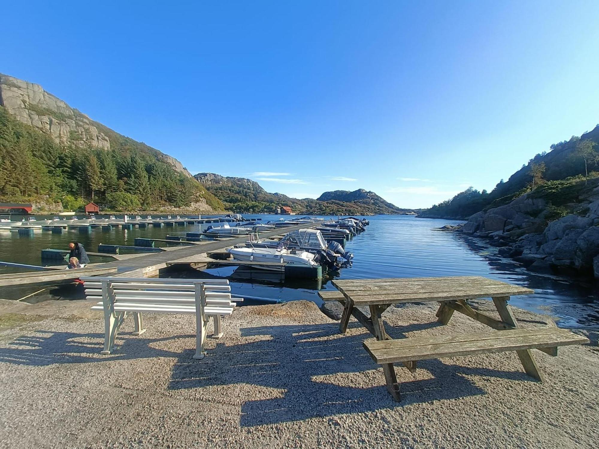Hausvikstranda Lyngdal Exterior photo